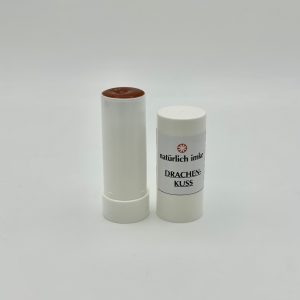 Die weiße zylindrische 9ml-Lippenstifthülse enthält einen dunkelroten Lippenstift.